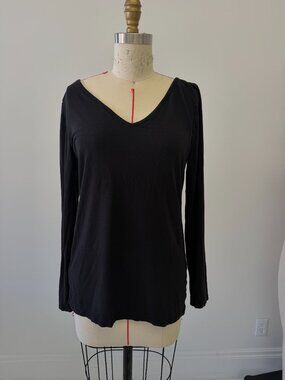 Great conditions v neck long sleeves tee